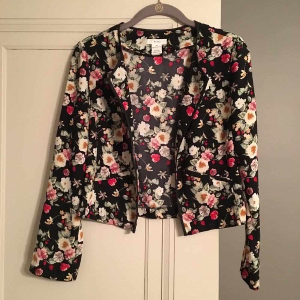 CLOSING SALE BCNU Cropped Floral Blazer